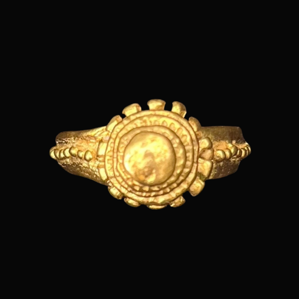 Pleasure Palace Ring / Gold Plated